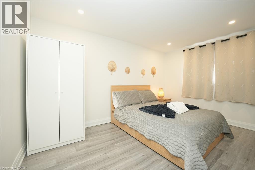 140 JANSEN Avenue thumbnail 16