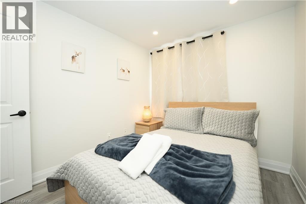 140 JANSEN Avenue thumbnail 17