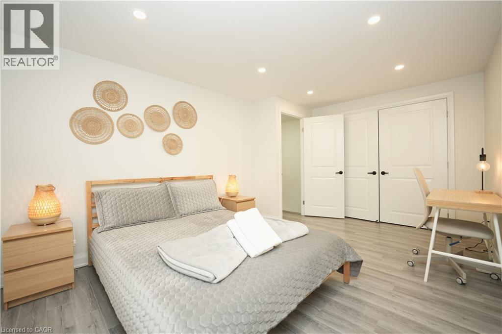 140 JANSEN Avenue thumbnail 22