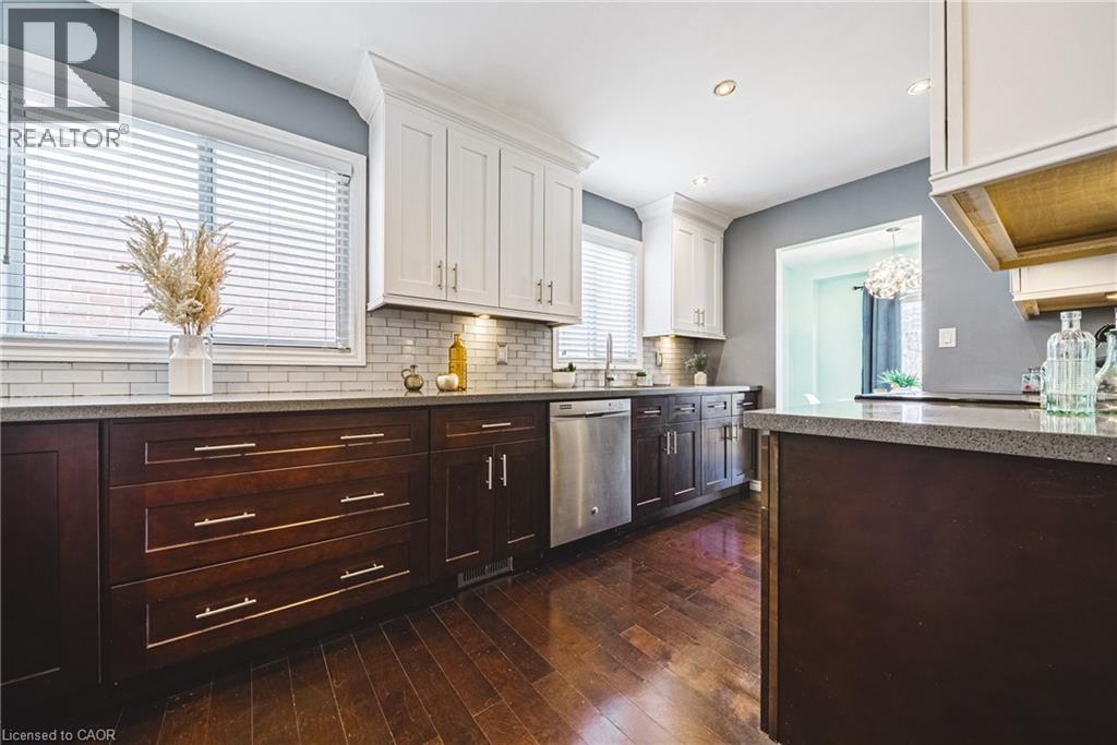 5 MICHELLE Court thumbnail 4