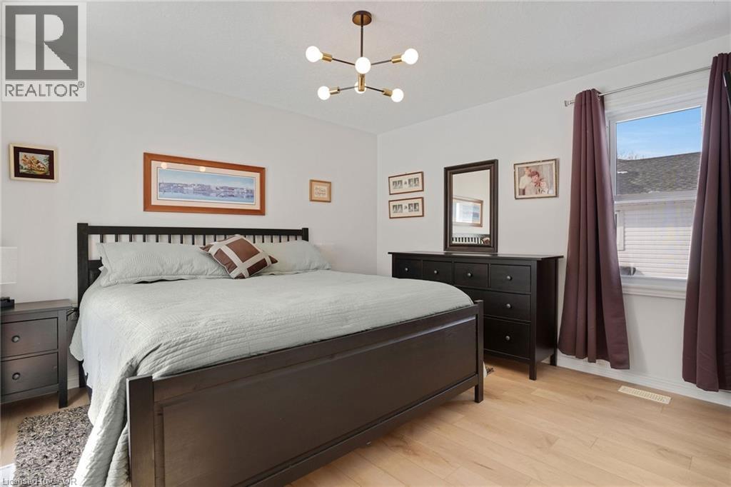 9 LAKEFIELD Court Unit# 89 thumbnail 17