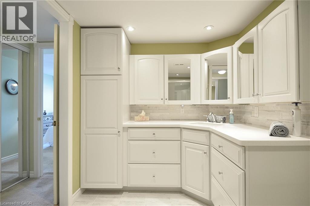 237 KING Street W Unit# 1305 thumbnail 20