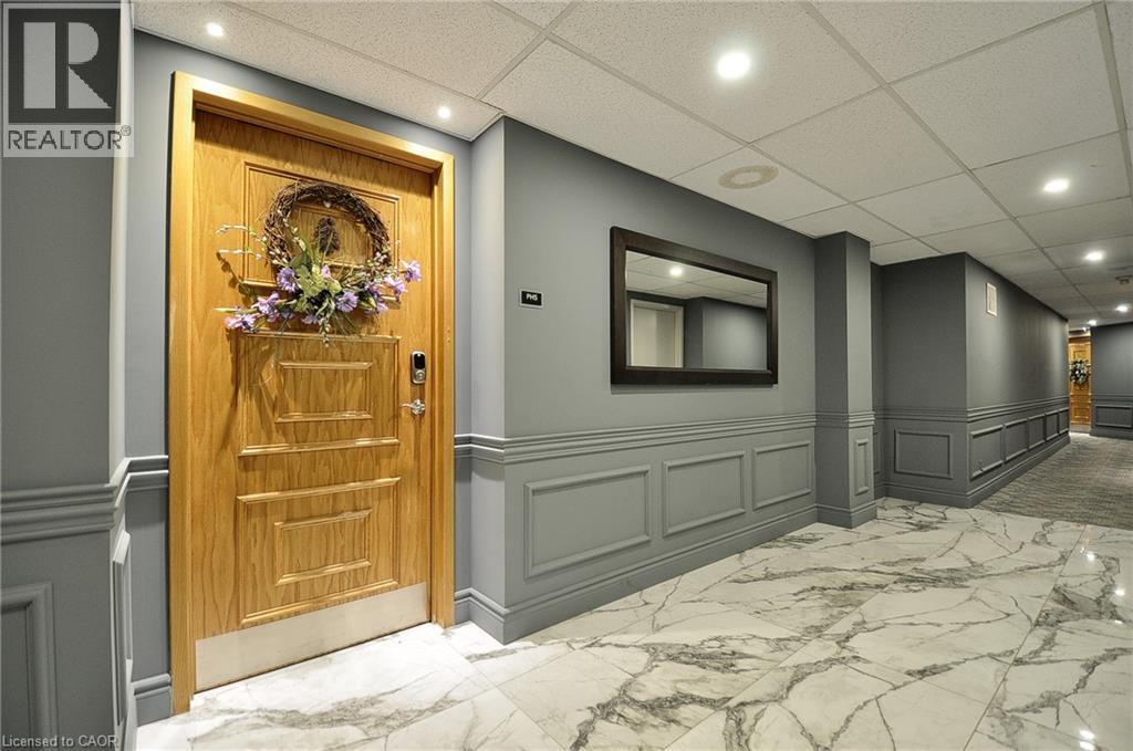 237 KING Street W Unit# 1305 thumbnail 5