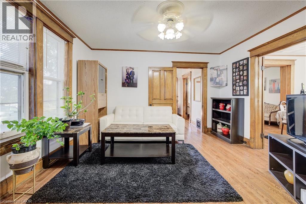 44 WALTER Street thumbnail 12