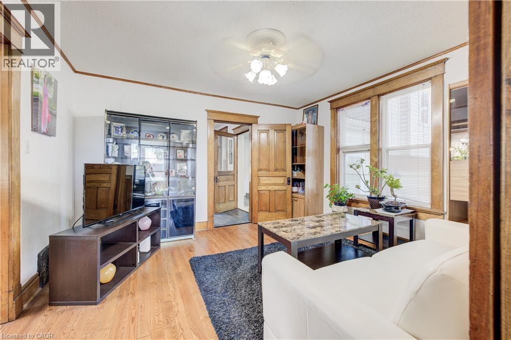 44 WALTER Street thumbnail 14