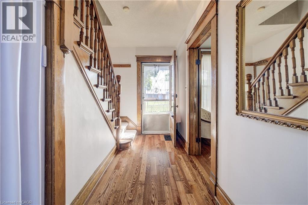 44 WALTER Street thumbnail 15