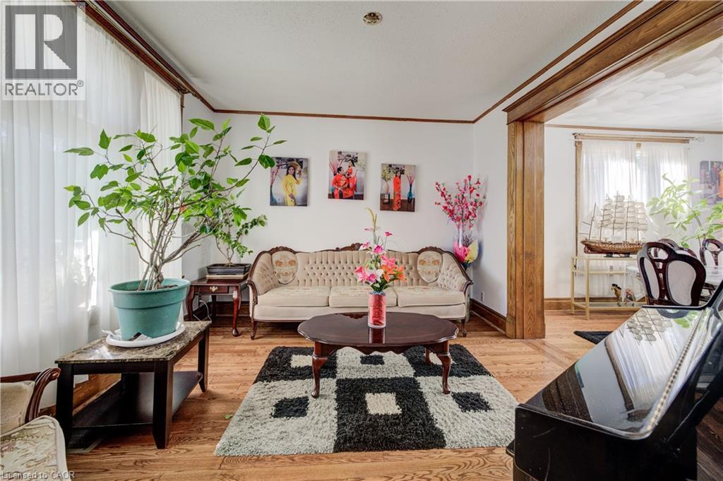 44 WALTER Street thumbnail 16