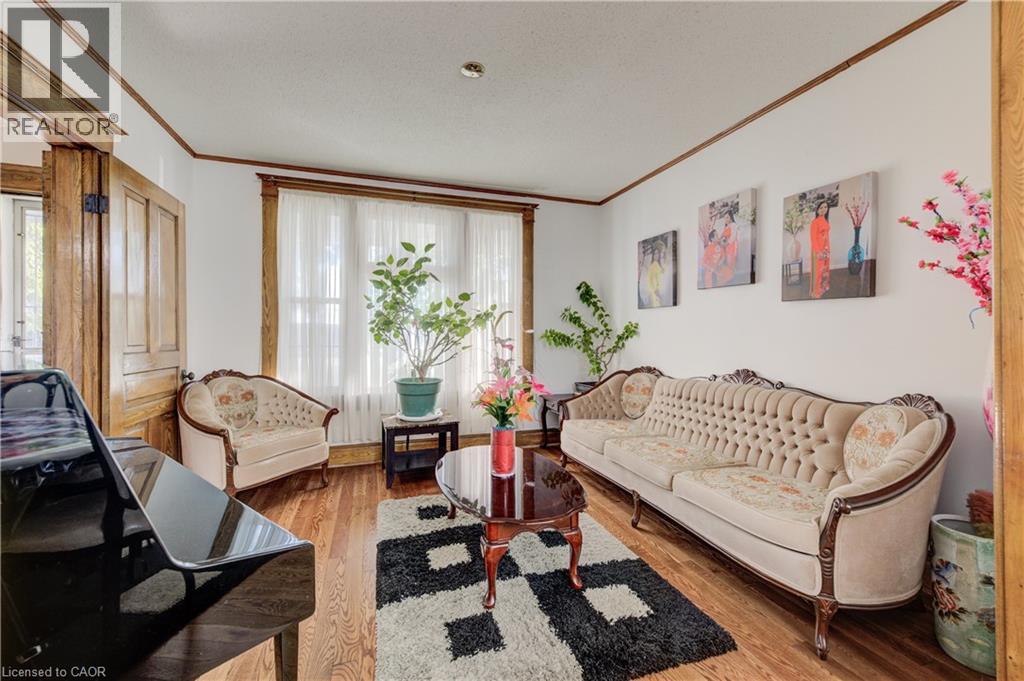 44 WALTER Street thumbnail 17