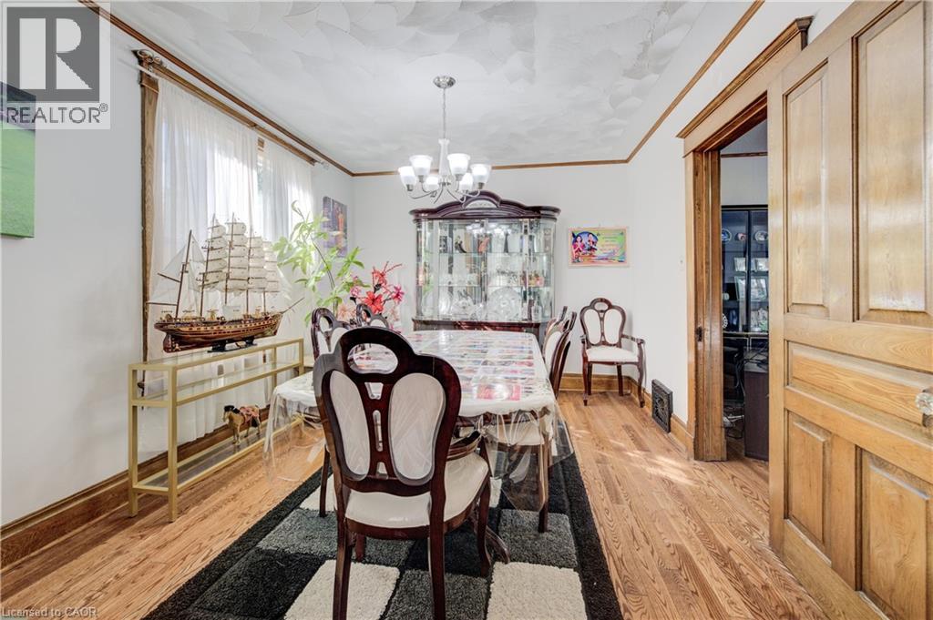 44 WALTER Street thumbnail 18