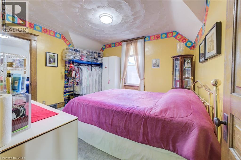 44 WALTER Street thumbnail 19