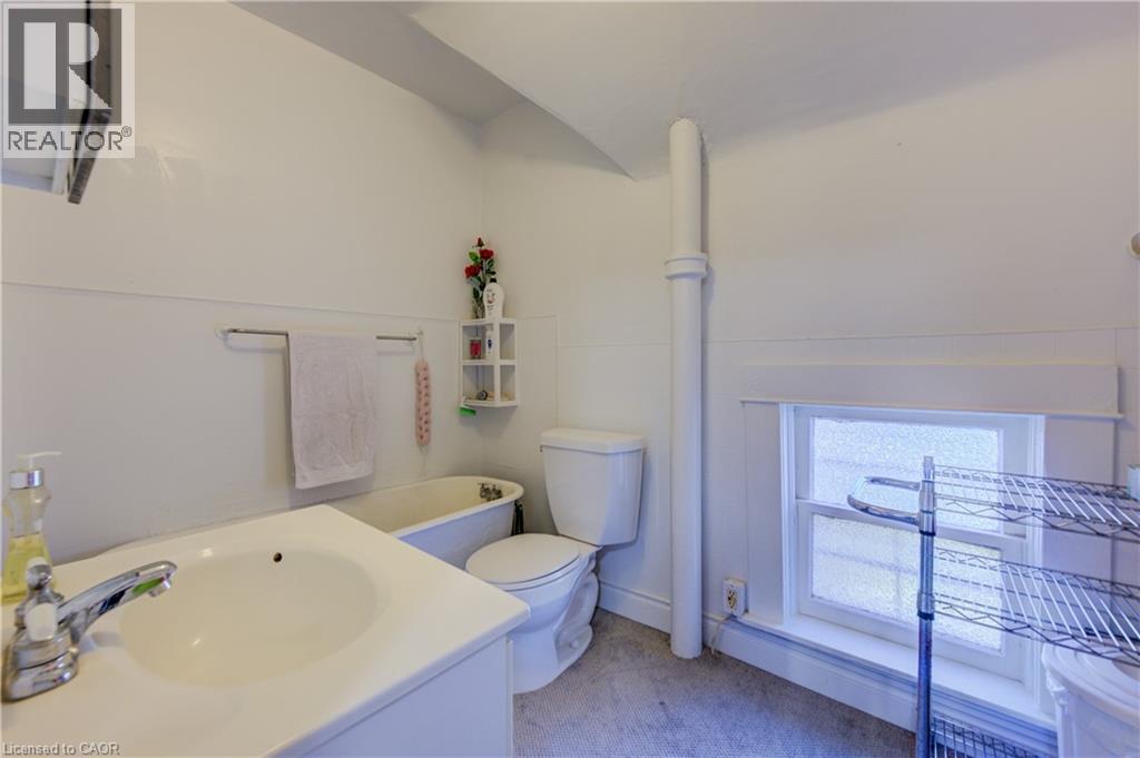 44 WALTER Street thumbnail 25