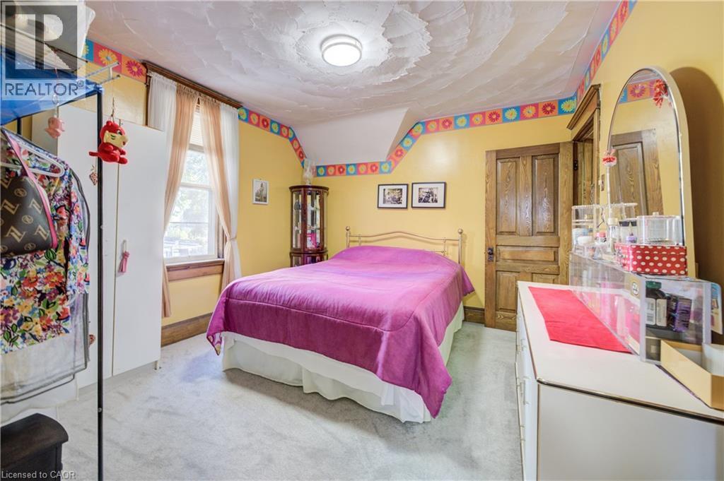 44 WALTER Street thumbnail 26