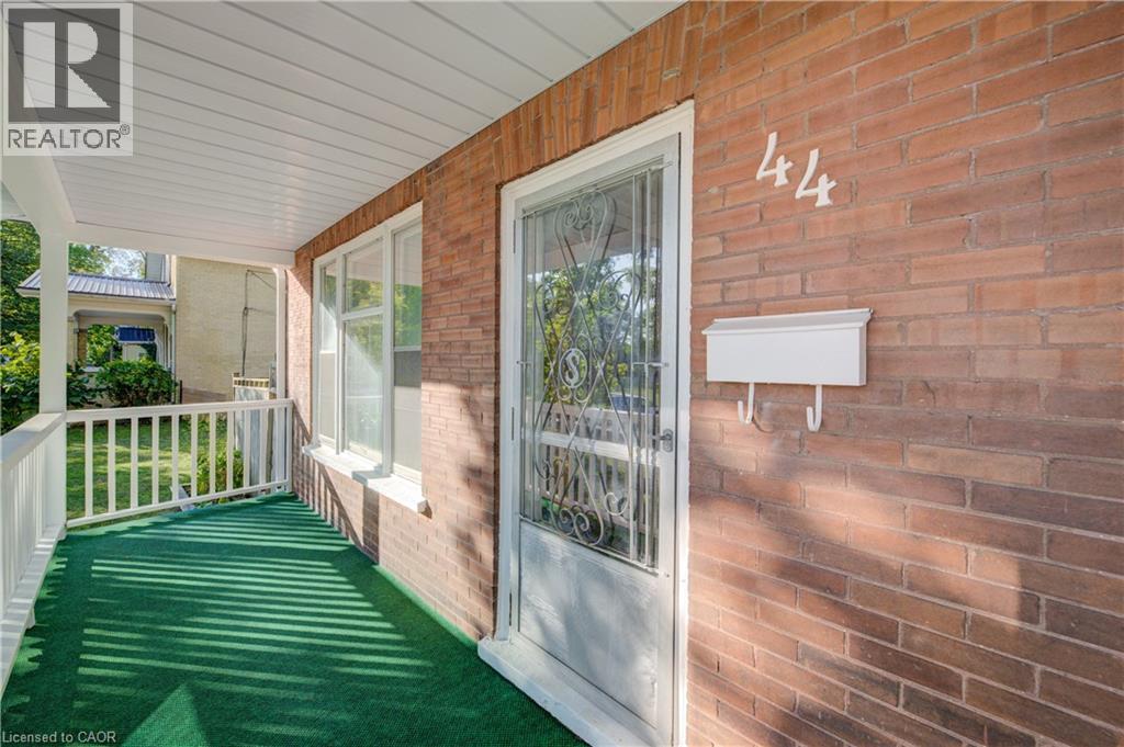 44 WALTER Street thumbnail 3