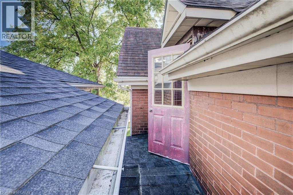 44 WALTER Street thumbnail 30