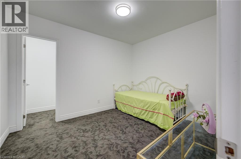 44 WALTER Street thumbnail 35