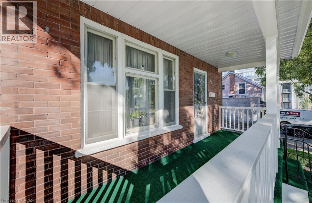 44 WALTER Street thumbnail 4