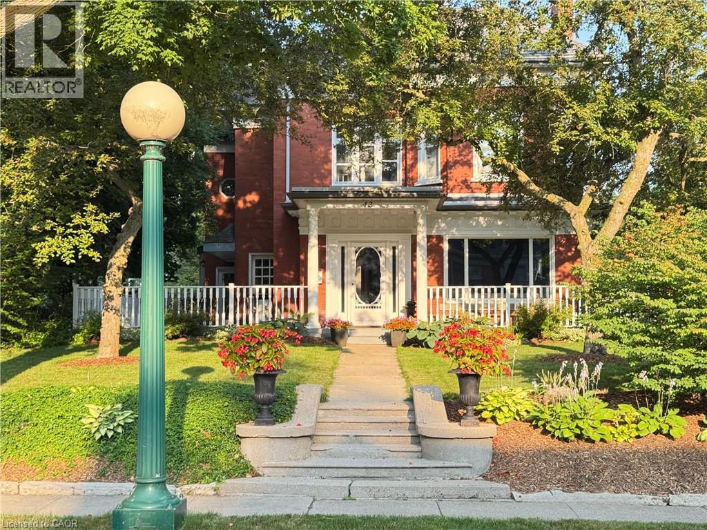 42 LANSDOWNE Road N thumbnail 2