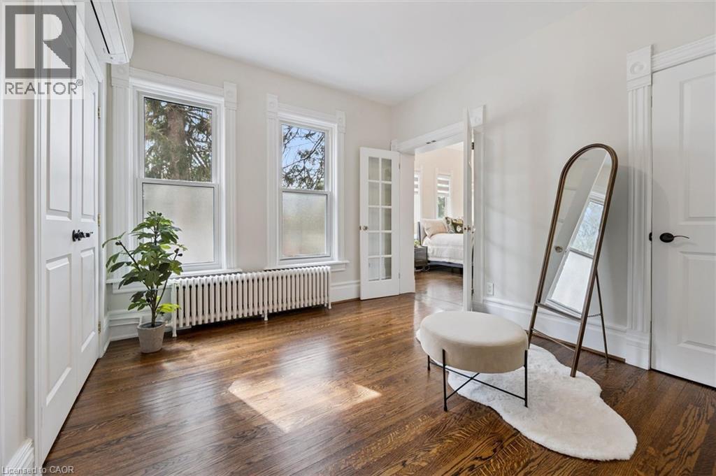 42 LANSDOWNE Road N thumbnail 21