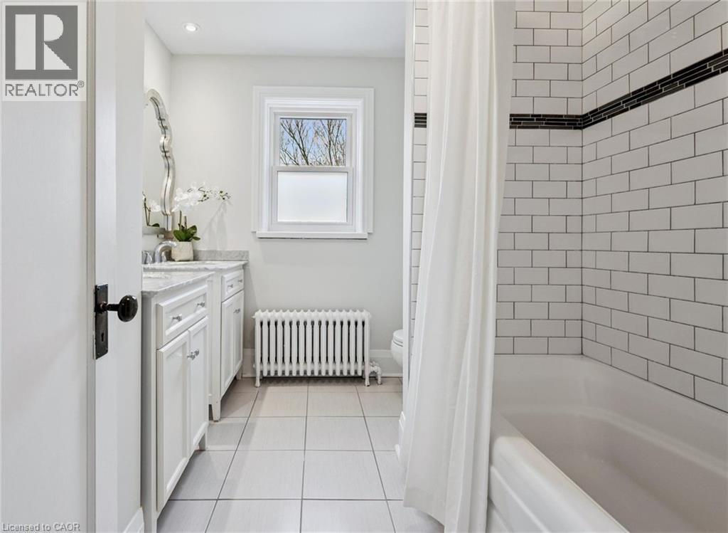 42 LANSDOWNE Road N thumbnail 29