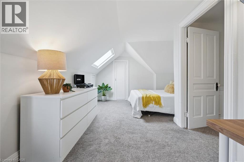 42 LANSDOWNE Road N thumbnail 30