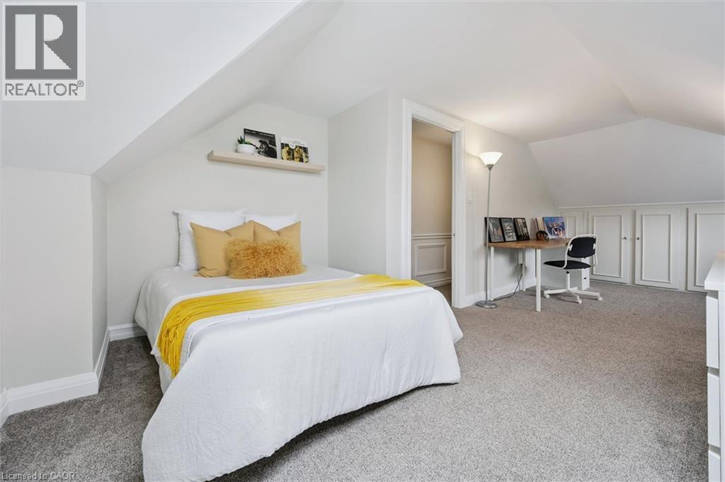 42 LANSDOWNE Road N thumbnail 31