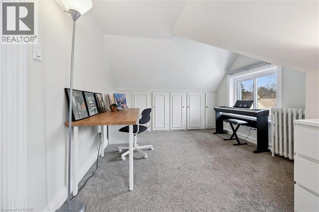 42 LANSDOWNE Road N thumbnail 32