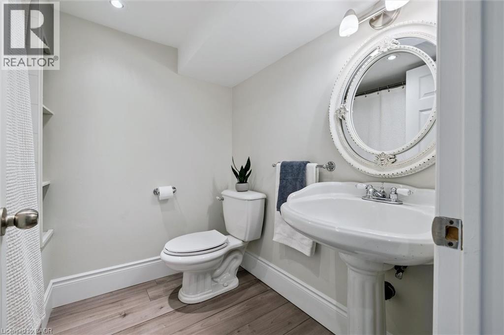 42 LANSDOWNE Road N thumbnail 39