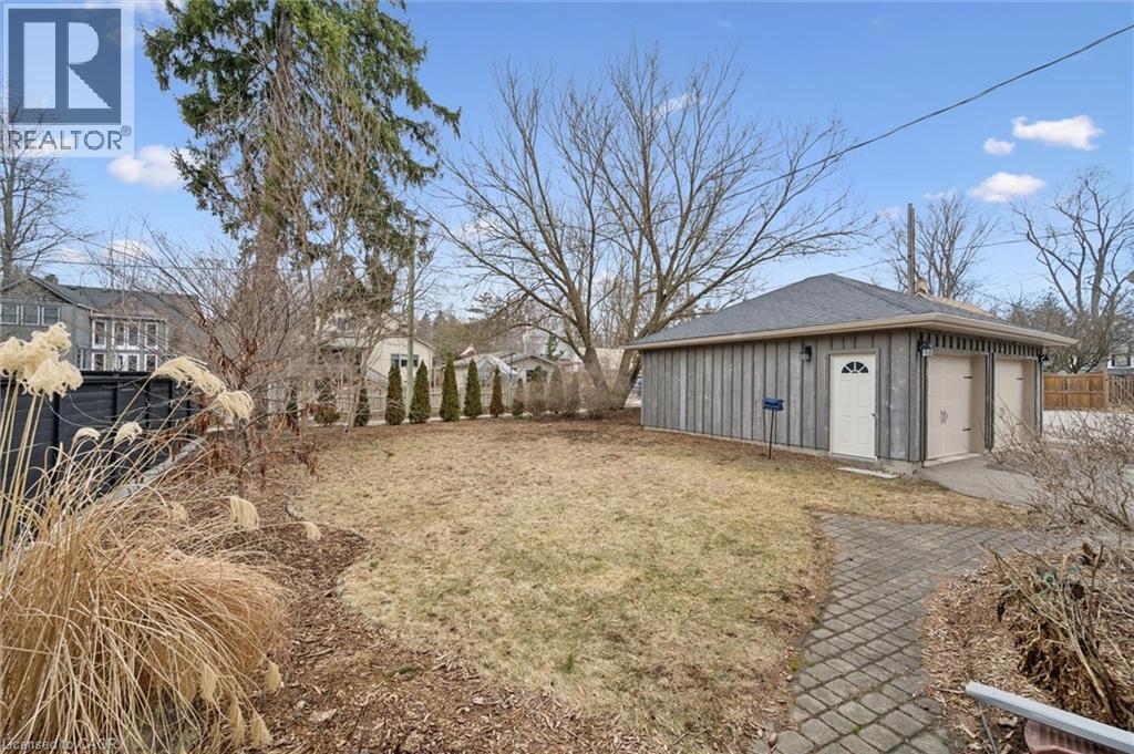 42 LANSDOWNE Road N thumbnail 45