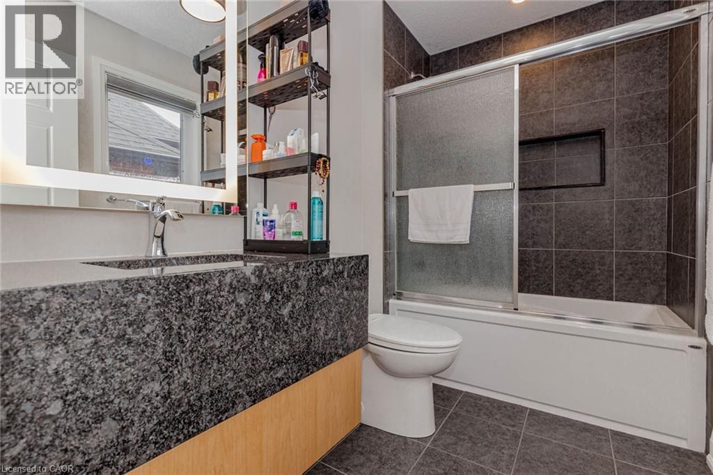 130 PONDCLIFFE Drive thumbnail 37