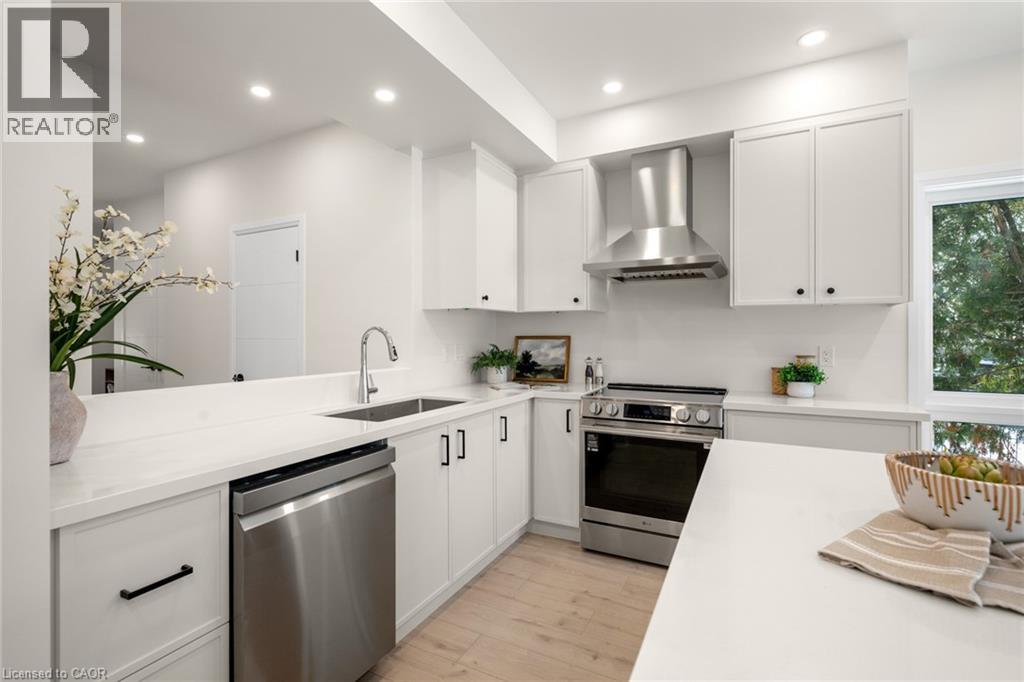 82 CHALMERS Street N thumbnail 25