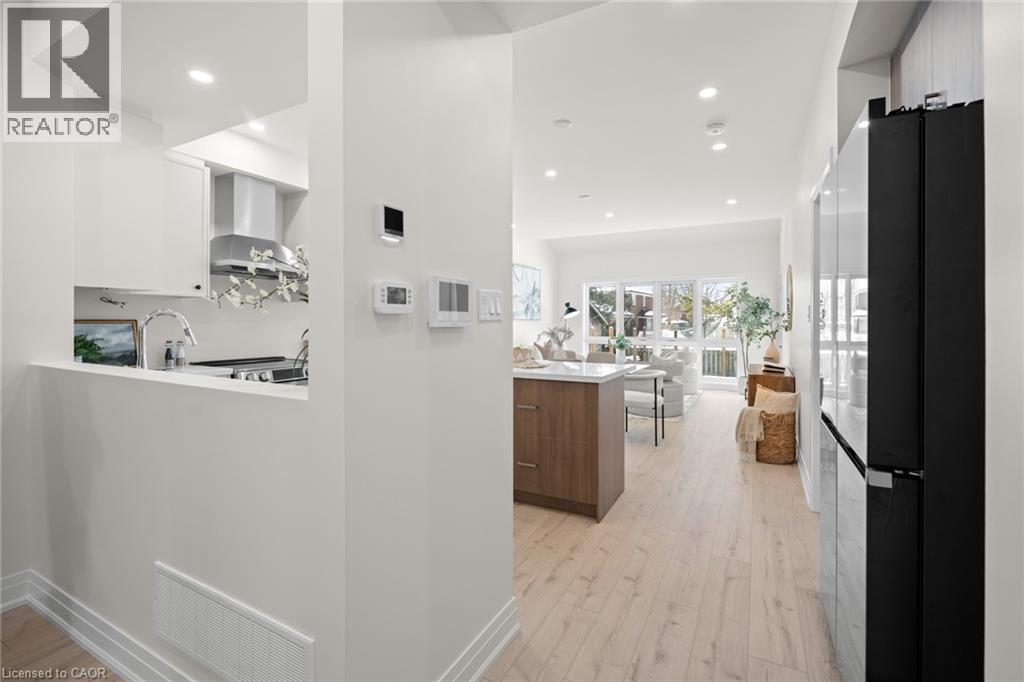 82 CHALMERS Street N thumbnail 16