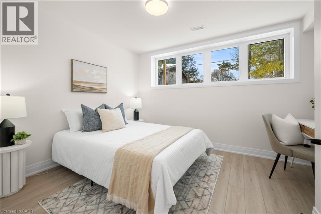 82 CHALMERS Street N thumbnail 33