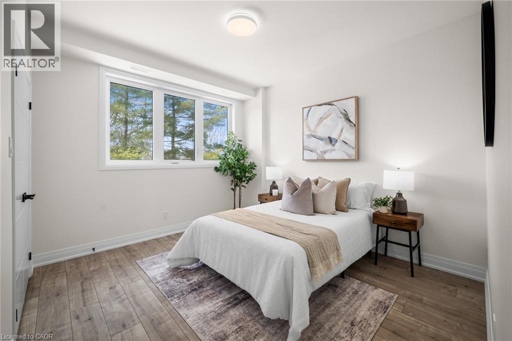 82 CHALMERS Street N thumbnail 38