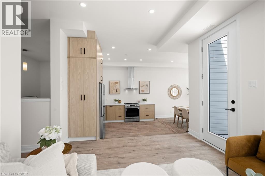 82 CHALMERS Street N thumbnail 42