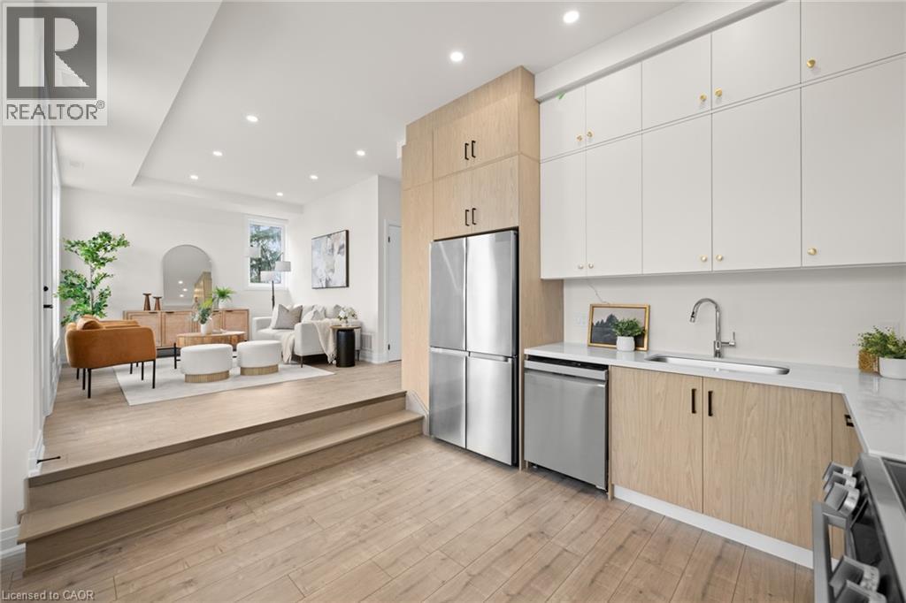 82 CHALMERS Street N thumbnail 44