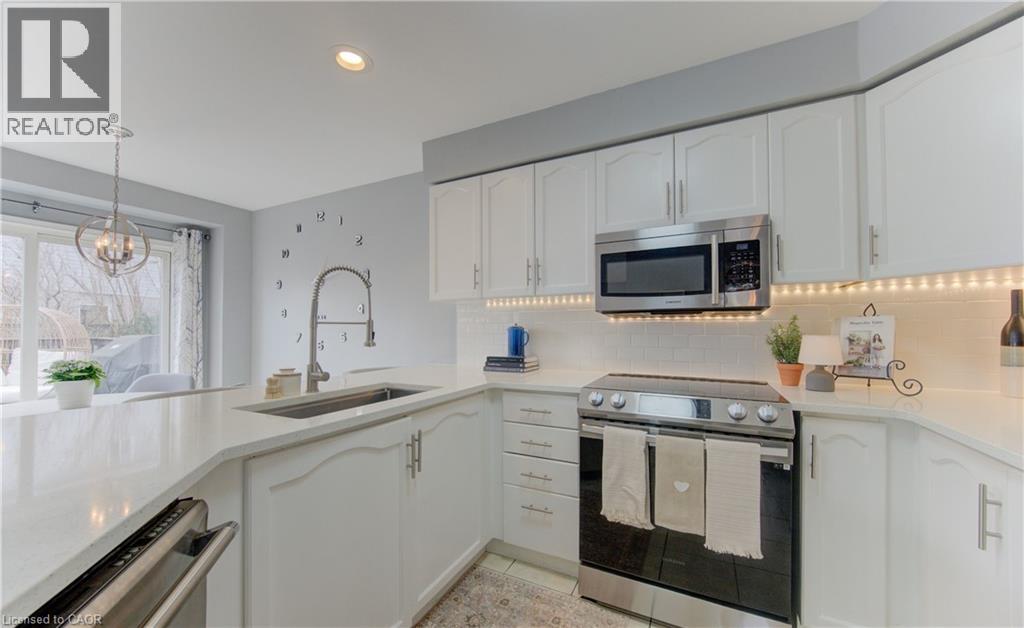 31 ADLER Drive thumbnail 11