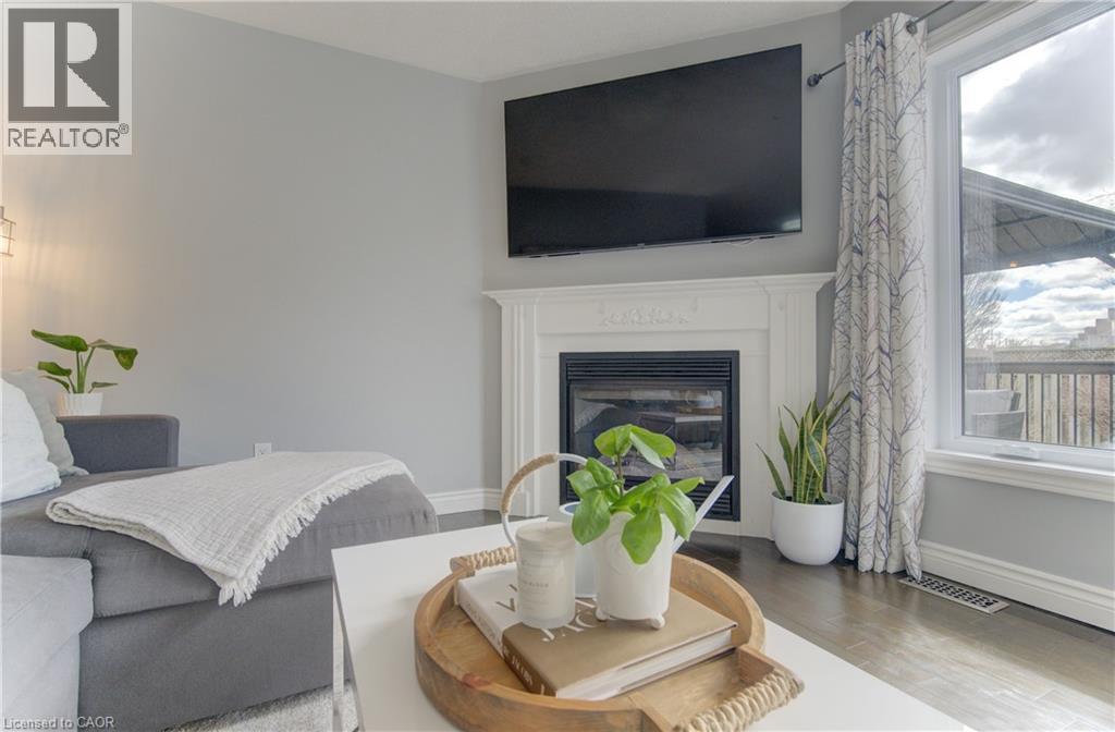 31 ADLER Drive thumbnail 18