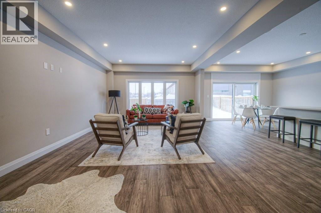 94 ISAAC Street thumbnail 4