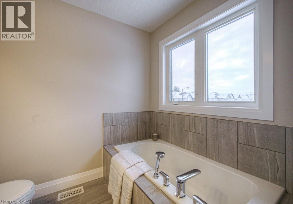 94 ISAAC Street thumbnail 33