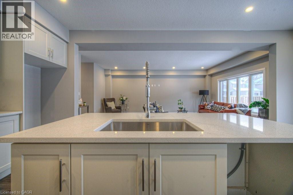 94 ISAAC Street thumbnail 15