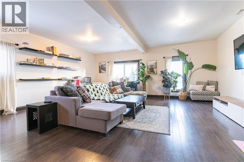 55 SNYDER'S Road W thumbnail 21