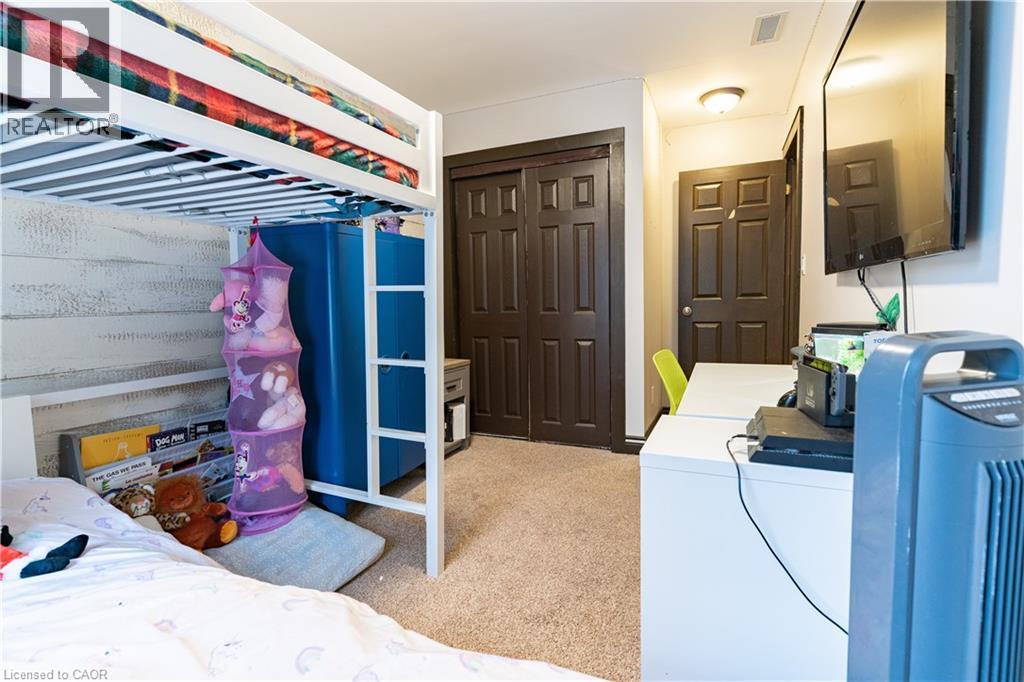 55 SNYDER'S Road W thumbnail 26