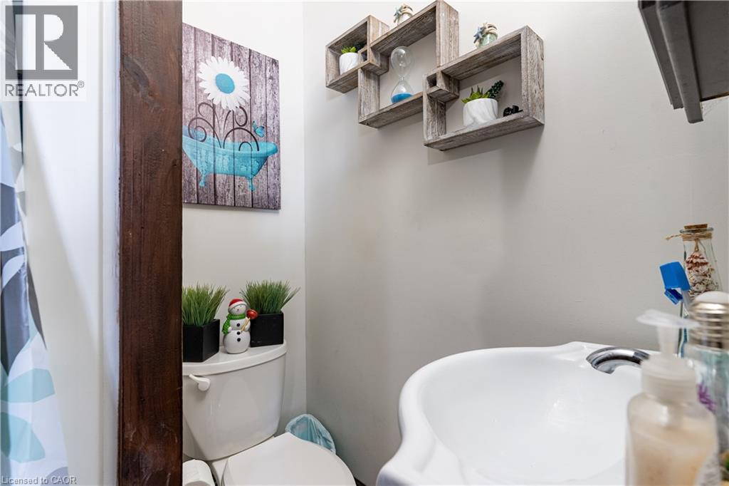 55 SNYDER'S Road W thumbnail 35