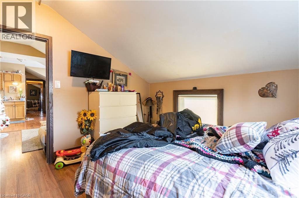 55 SNYDER'S Road W thumbnail 32