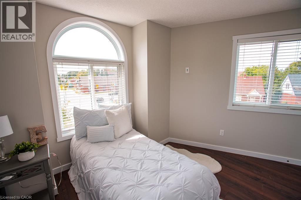 489 EAST Avenue Unit# B thumbnail 32