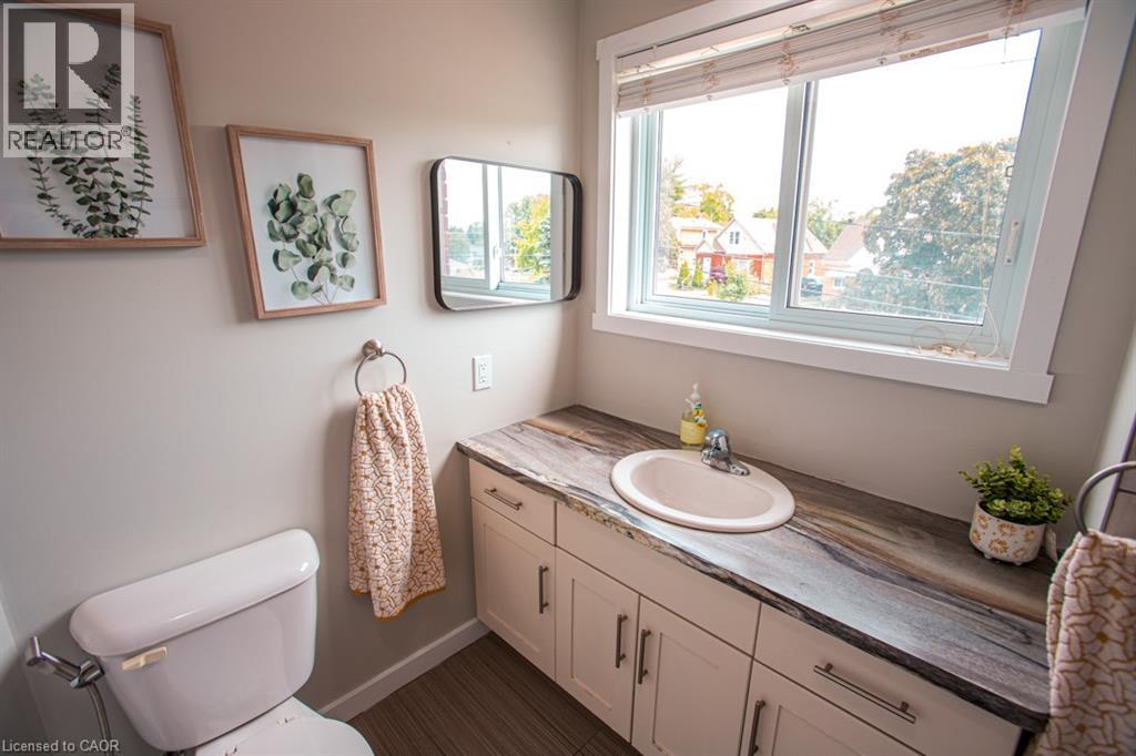 489 EAST Avenue Unit# B thumbnail 36