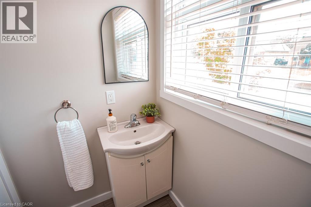 489 EAST Avenue Unit# B thumbnail 24