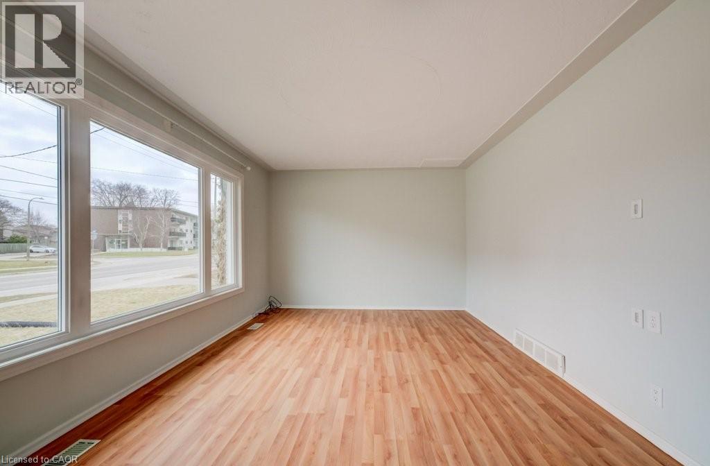 151 FRANKLIN Street N thumbnail 4