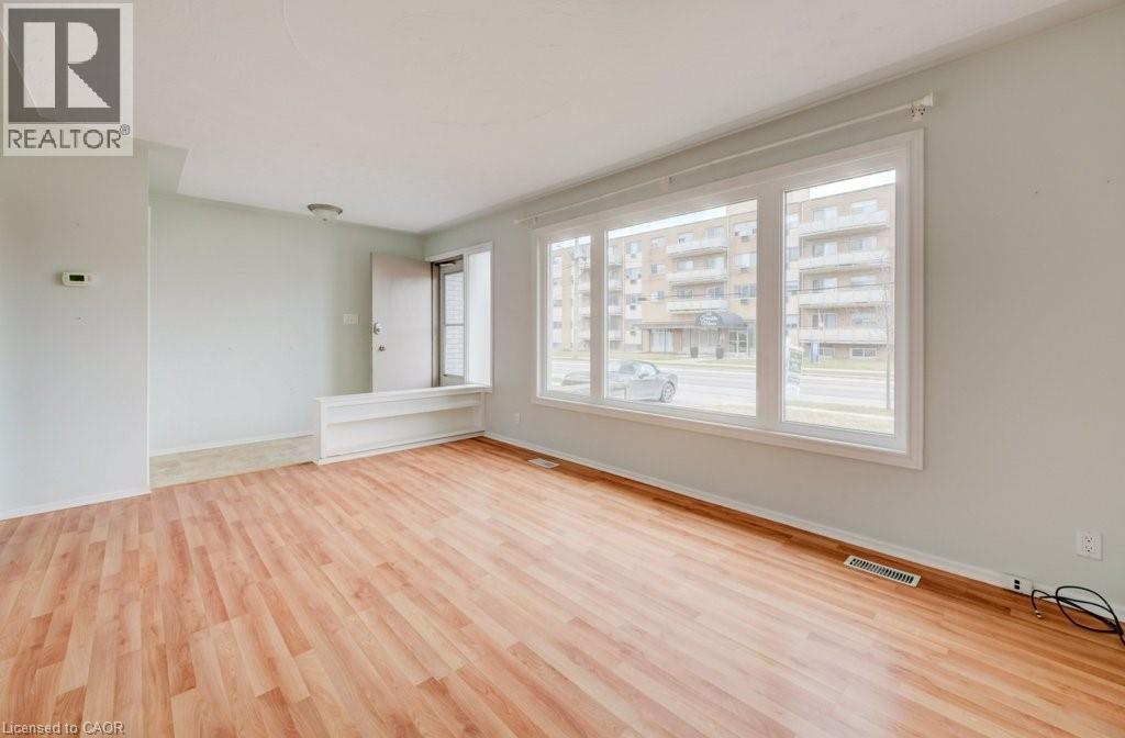 151 FRANKLIN Street N thumbnail 5