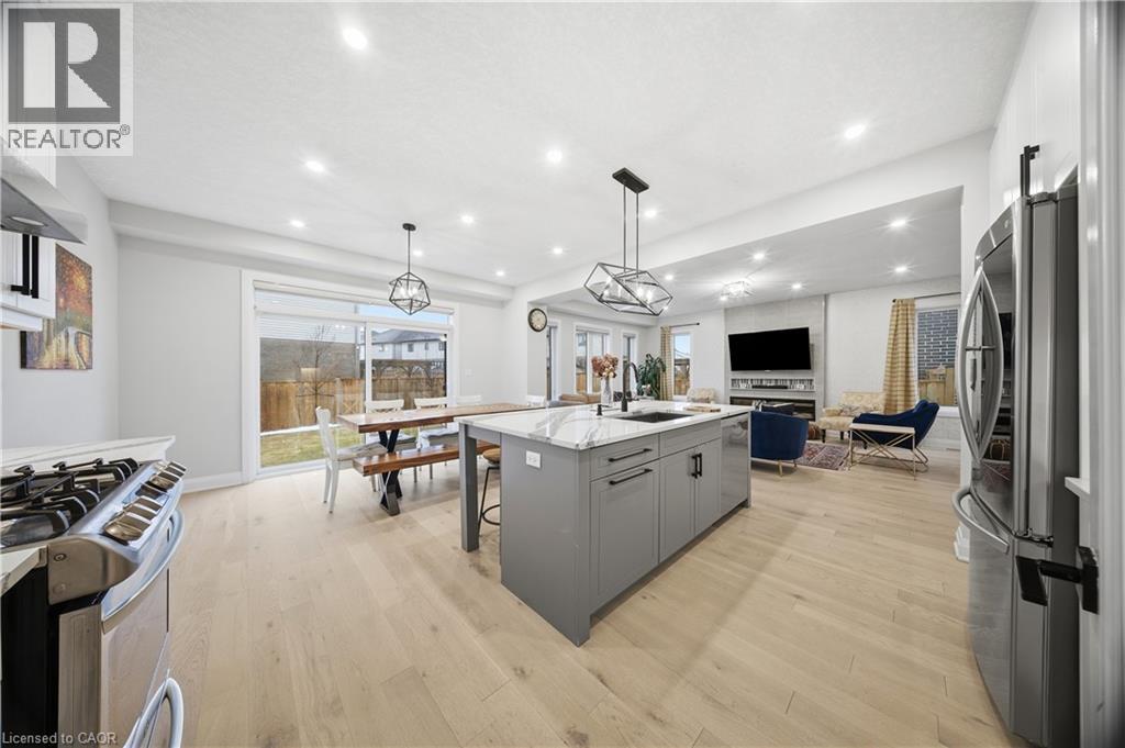 723 WOOD LILY Street thumbnail 16